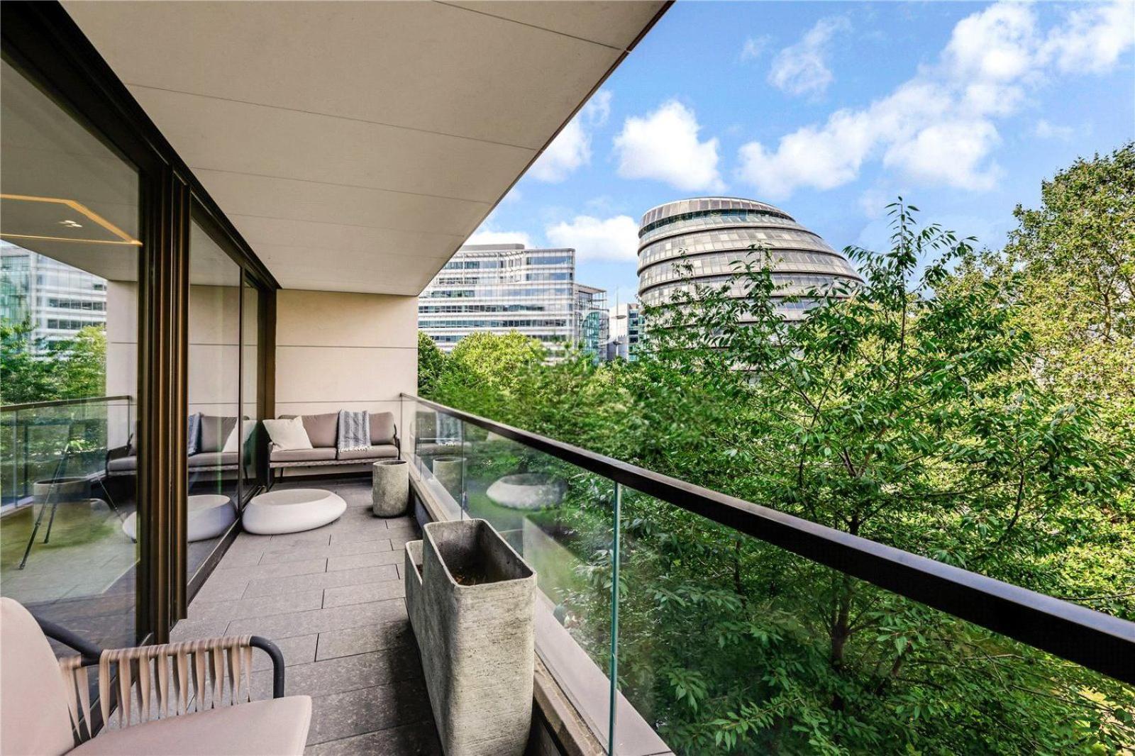 5 Million Pound Super Luxury Large Duplex Penthouse Sleeps 8 Londra
