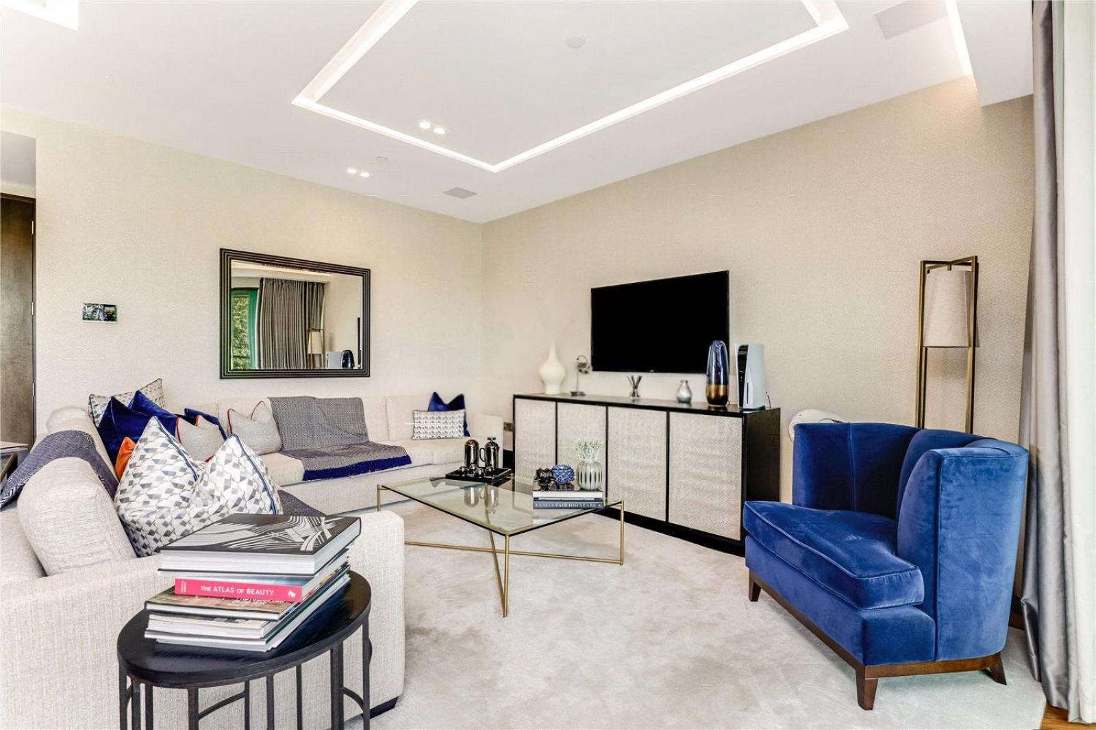 5 Million Pound Super Luxury Large Duplex Penthouse Sleeps 8 Londra